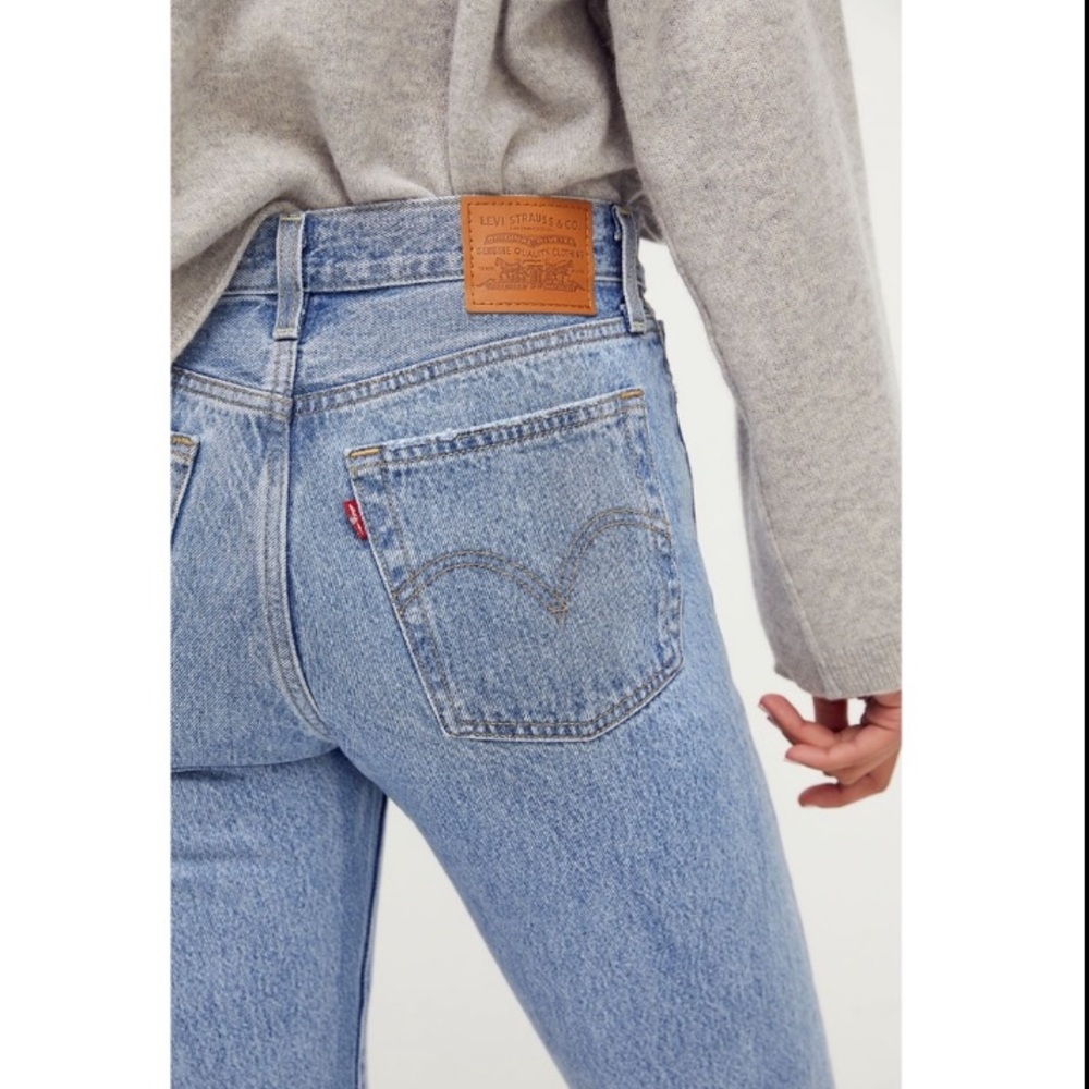 Levi's Wedgie Straight Jeans - Picture 10 of 13
